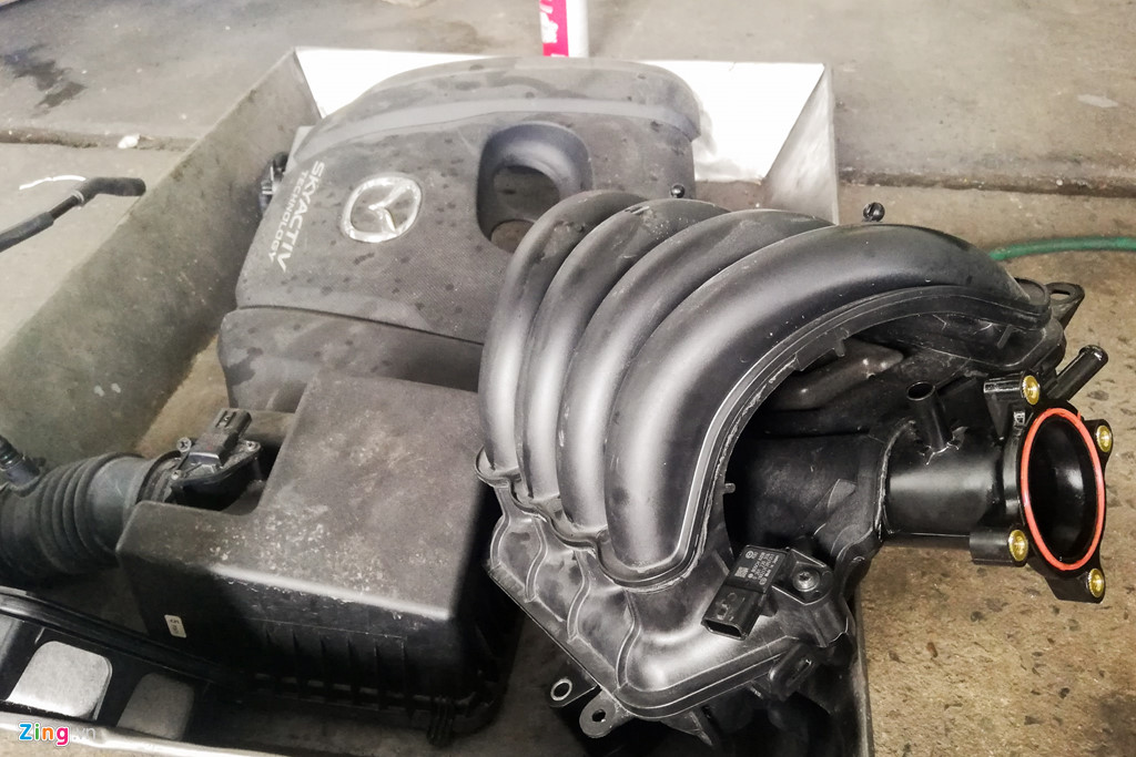 Dai gia khong dam nhin xe cung bi thao tung sau 2 ngay ngam nuoc lut hinh anh 10