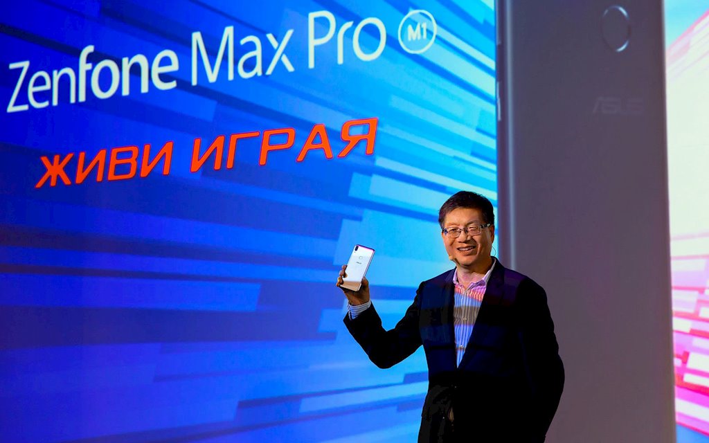 CEO ASUS từ chức, công ty chuyển hướng sang game thủ