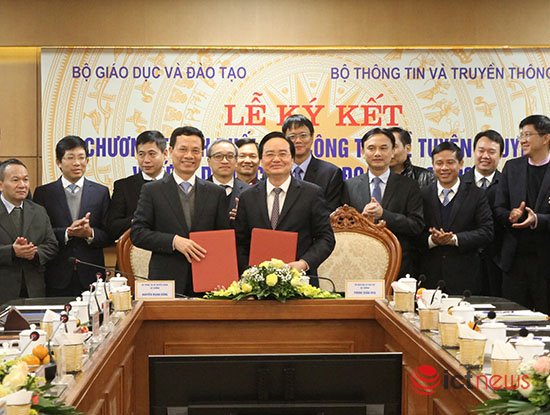 Bộ TT&TT sẽ cùng Bộ GD&ĐT dự báo nhu cầu nhân lực CNTT, ATTT phục vụ chuyển đổi số