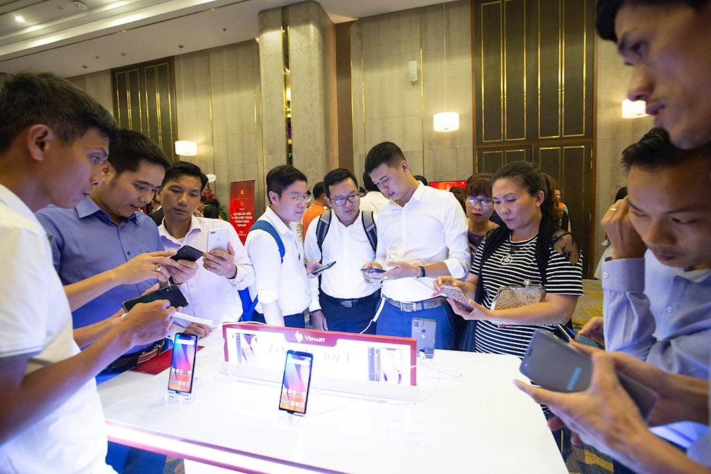 Các nhà phân phối kì vọng gì ở điện thoại Vsmart?