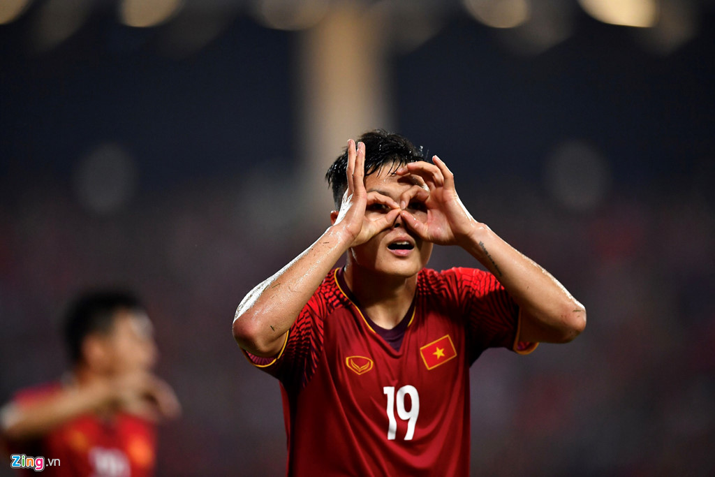 Bao chau A khuyen Quang Hai nen ra nuoc ngoai de phat trien tai nang hinh anh 4