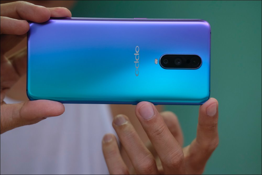 Thử chụp đêm với Oppo R17 Pro: Kiểm soát ánh sáng tốt, độ chi tiết cao