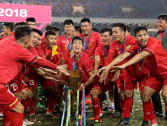 VinaPhone đã trao 2 tỷ đồng thưởng tuyển Việt Nam ghi bàn 2 trận chung kết AFF Cup 2018