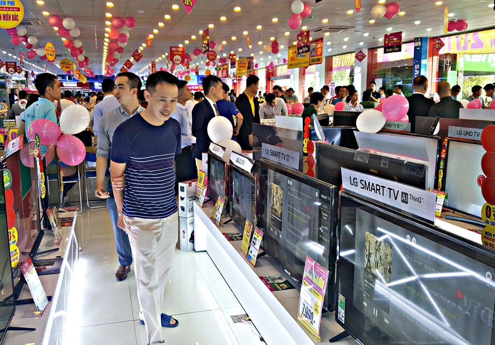 Hàng điện máy ồ ạt khuyến mãi dịp Noel, Tết Dương lịch