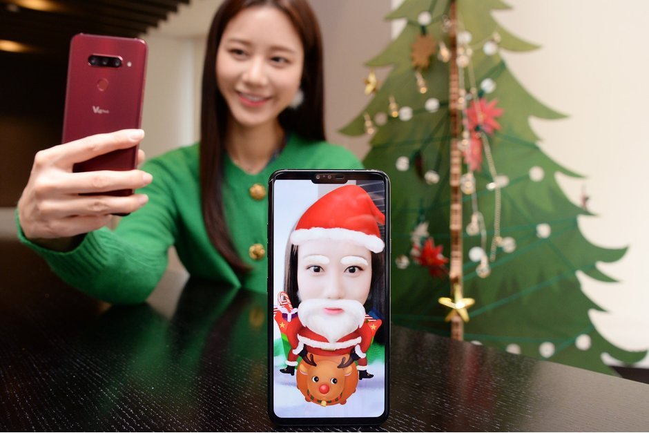 LG giới thiệu 10 sticker AR chủ đề lễ hội cho V40 ThinQ