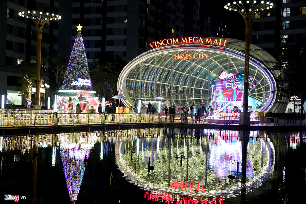 Ha Noi ngap tran khong khi Giang sinh truoc dem Noel hinh anh 3