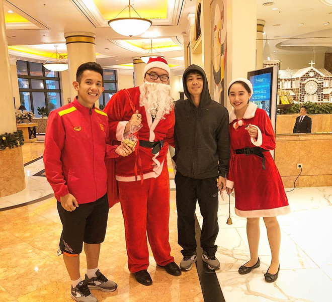 Tuyen thu Viet Nam gui loi chuc mung Giang sinh den nguoi ham mo hinh anh 2