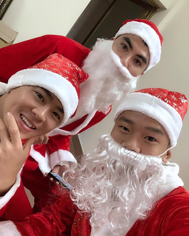 Tuyen thu Viet Nam gui loi chuc mung Giang sinh den nguoi ham mo hinh anh 8