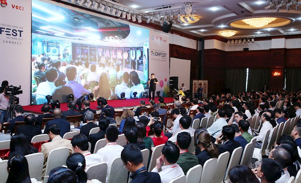 Ứng dụng công nghệ 4.0 trong xây dựng Chính phủ điện tử