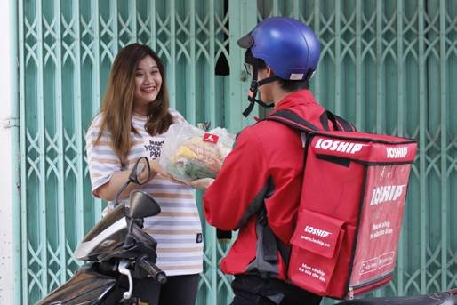 Lozat - dịch vụ giặt ủi công nghệ Việt: khi chủ nhà dẫn đầu cuộc chơi!