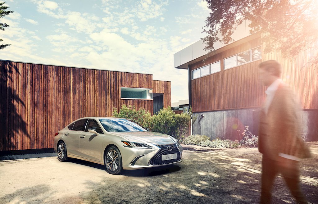 Lexus ES 250 về Việt Nam, chốt giá 2,5 tỷ đồng