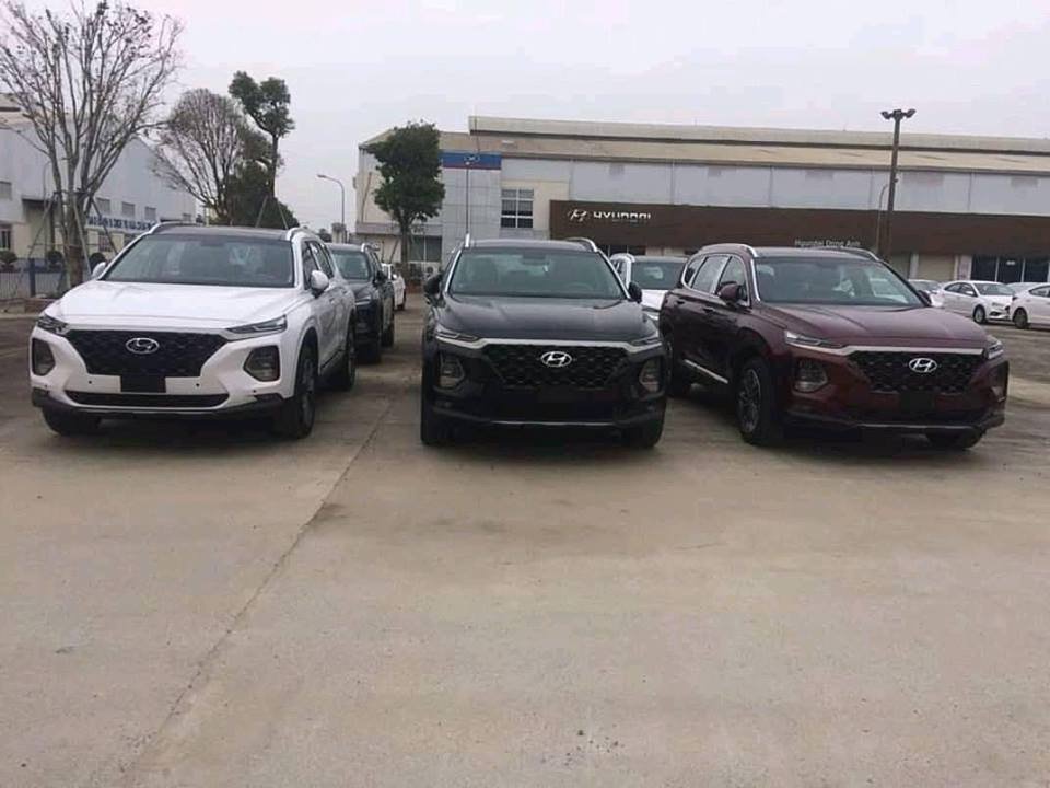 Hyundai Santa Fe 2019 về đại lý, sẵn sàng bán ra tại Việt Nam