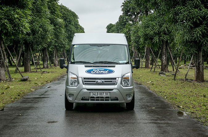 Ford giảm giá 30 triệu, tăng bảo hành cho Ford Transit