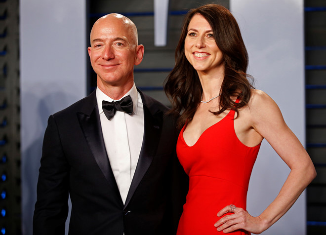 Tỷ phú giàu nhất thế giới Jeff Bezos ly dị vợ sau 25 năm