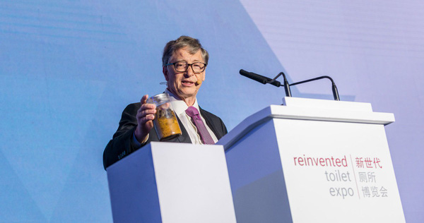 Được quỹ của Bill Gates tài trợ, bệ xí dùng giun để xử lý phân sẽ là tương lai vệ sinh toàn cầu