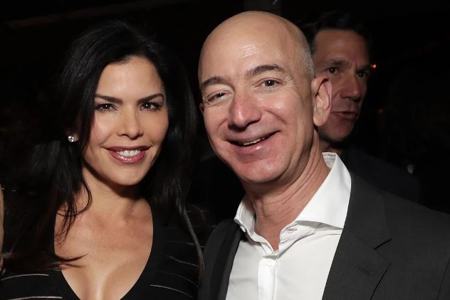 Tỷ phú Jeff Bezos đang rất si tình bạn gái mới