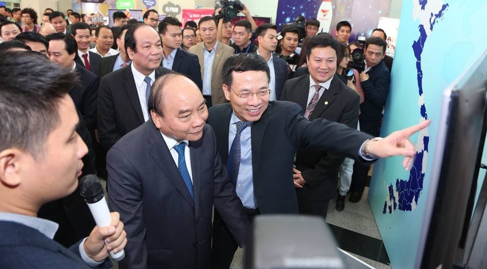 Thủ tướng Nguyễn Xuân Phúc ấn tượng với mạng xã hội Zalo có 45 triệu người sử dụng