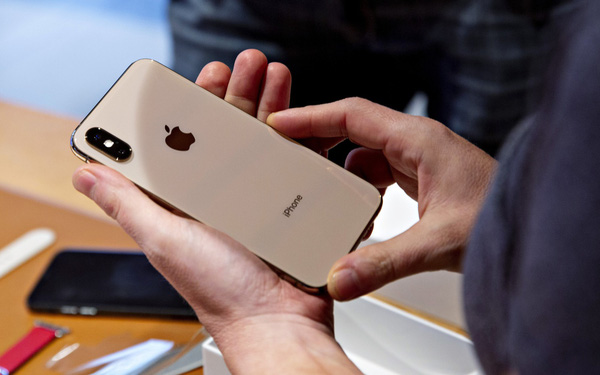 Chính Steve Jobs là người đồng ý trả cho Qualcomm 7,5 USD trên mỗi chiếc iPhone bán ra, không ngờ bây giờ lại trở thành gánh nặng lớn cho Apple