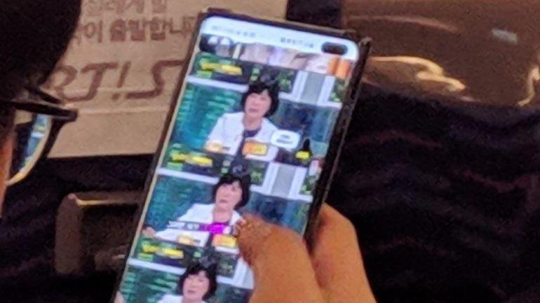 Galaxy S10+ lộ ảnh thực tế với camera selfie kép