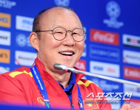 Báo Hàn: Việt Nam thắng Jordan đi, người Hàn Quốc sau lưng các bạn!