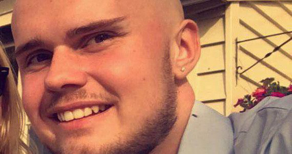 Youtuber người Anh treo cổ tử tự trong phòng riêng sau khi đánh mất iPhone