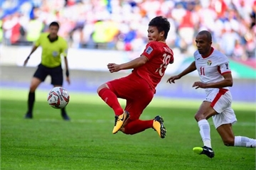 Nguyễn Quang Hải giành danh hiệu Cầu thủ xuất sắc nhất vòng bảng Asian Cup 2019