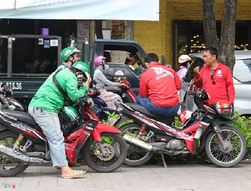 Thị trường đặt món trực tuyến: Ai đông hơn người đó thắng?