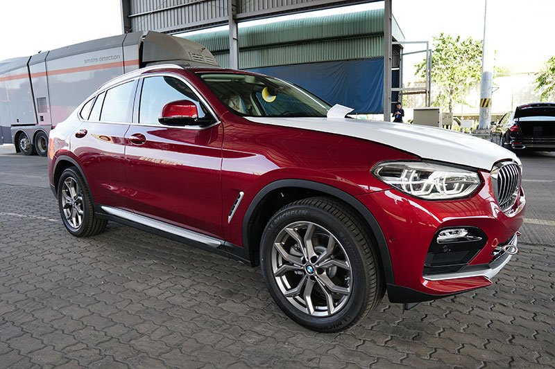 BMW X4 thế hệ mới vừa cập cảng sắp bán tại thị trường Việt Nam