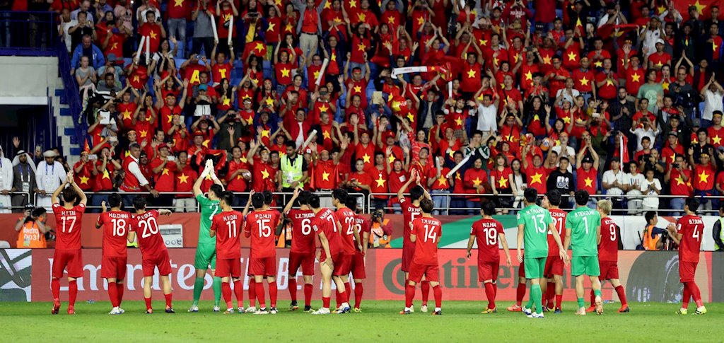b1-truc-tiep-don-doi-tuyen-viet-nam-tro-ve-nuoc-sau-asian-cup-2019-link-don-doi-tuyen-bong-da-viet-nam-ve-nuoc-asian-cup-2019.jpg