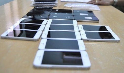 Hơn 500 chiếc smartphone buôn lậu bị bắt giữ ngày gần Tết