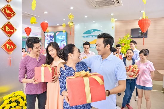 “Tăng tốc đón xuân, Nhận ngàn quà tặng” - Cùng Viettel săn heo vàng may mắn trúng iPhone XS Max