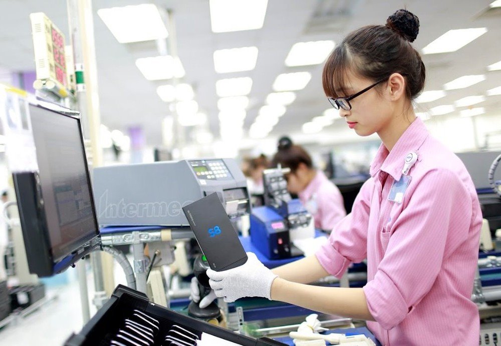 Xuất khẩu điện thoại, máy tính bất ngờ giảm trong tháng đầu năm mới
