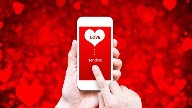 Valentine 2019 tặng smartphone gì làm quà cho bạn gái?