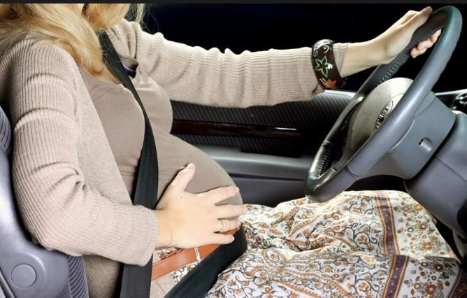 Bí kíp để các bà bầu lái xe an toàn