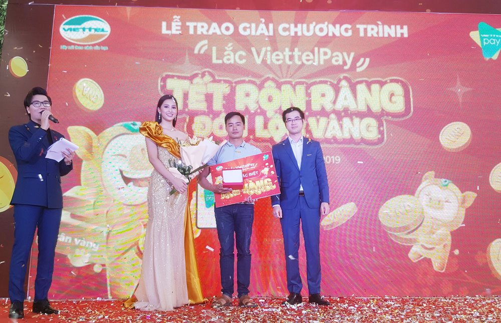 Lộ diện chủ nhân trúng thưởng 1kg vàng của ViettelPay