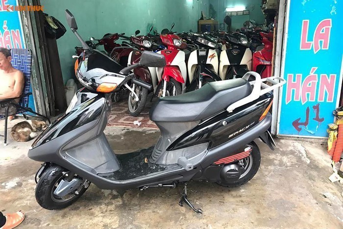 Xe máy cũ 'hét' giá trên trời, ngang ngửa ô tô hạng sang