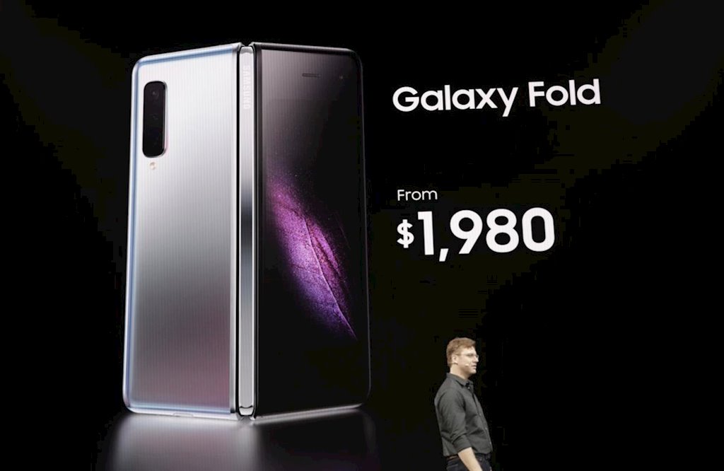 Chuyên gia, truyền thông và dân mạng nói gì về Samsung Galaxy Fold?