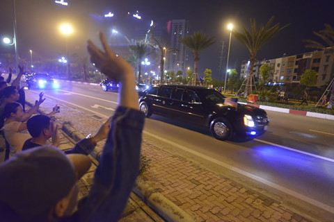 Nhung phuong tien tung phuc vu ong Trump tai Viet Nam hinh anh 14