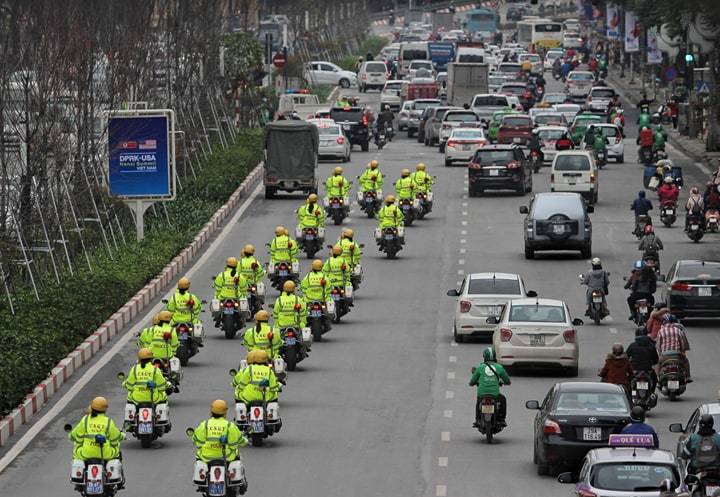 Xe bọc thép xuất quân bảo vệ Thượng đỉnh Mỹ - Triều