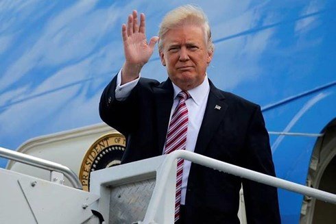 Chuyên cơ của Tổng thống Mỹ Trump tới sân bay Nội Bài vào tối 26/2