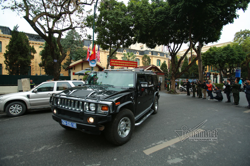 Xe bọc thép xuất quân bảo vệ Thượng đỉnh Mỹ - Triều