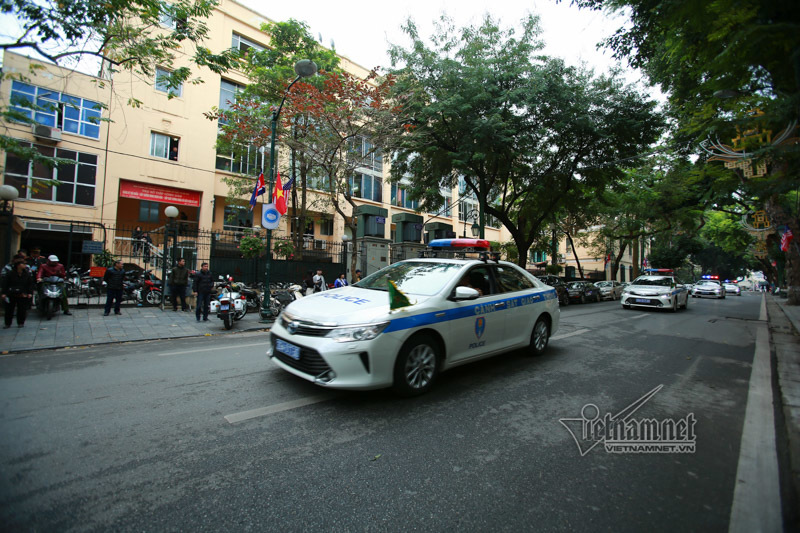 Xe bọc thép xuất quân bảo vệ Thượng đỉnh Mỹ - Triều