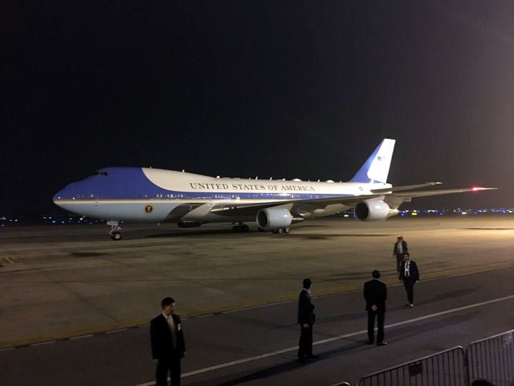 Lễ đón Tổng thống Donald Trump tại sân bay Nội Bài