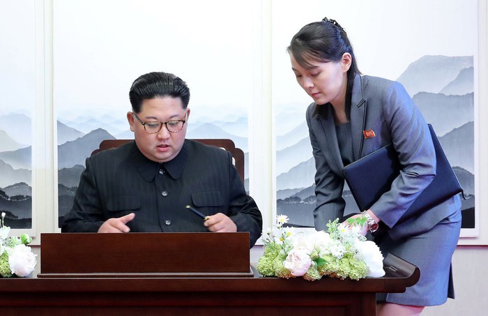 Người phụ nữ quyền lực 'như hình với bóng' cùng ông Kim Jong-un