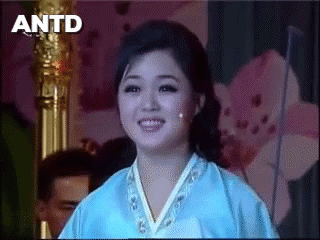 Nhan sắc yêu kiều của nữ ca sĩ là phu nhân ông Kim Jong Un, biểu tượng thời trang Triều Tiên - Ảnh 5.