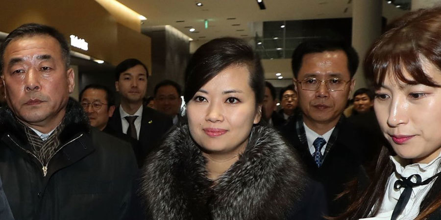 Vẻ đẹp nữ ca sĩ tháp tùng ông Kim Jong Un đến Hà Nội