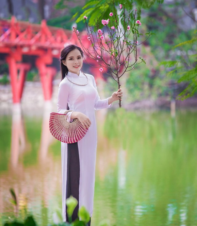 Nữ sinh tặng hoa Tổng thống Mỹ Donald Trump: Có chút lo lắng nhưng tự hào nhiều hơn - Ảnh 3.