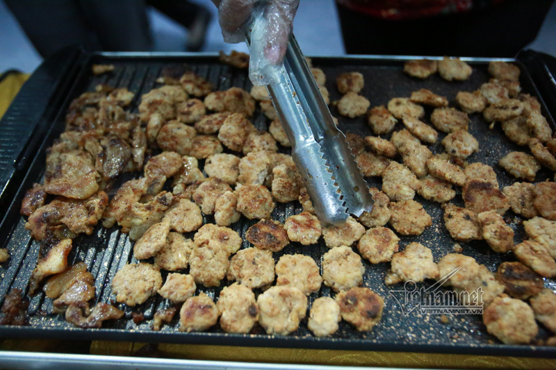 Một ngày thượng đỉnh Mỹ - Triều: 1.300 bát bún thang, 1.200 bát phở, 1.000 ly cafe