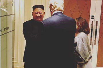 Bất ngờ hình ảnh chia tay sau đàm phán của ông Trump, ông Kim