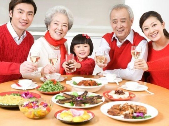 Quà tặng 8/3 cho mẹ mẹ là bữa tối đầm ấm